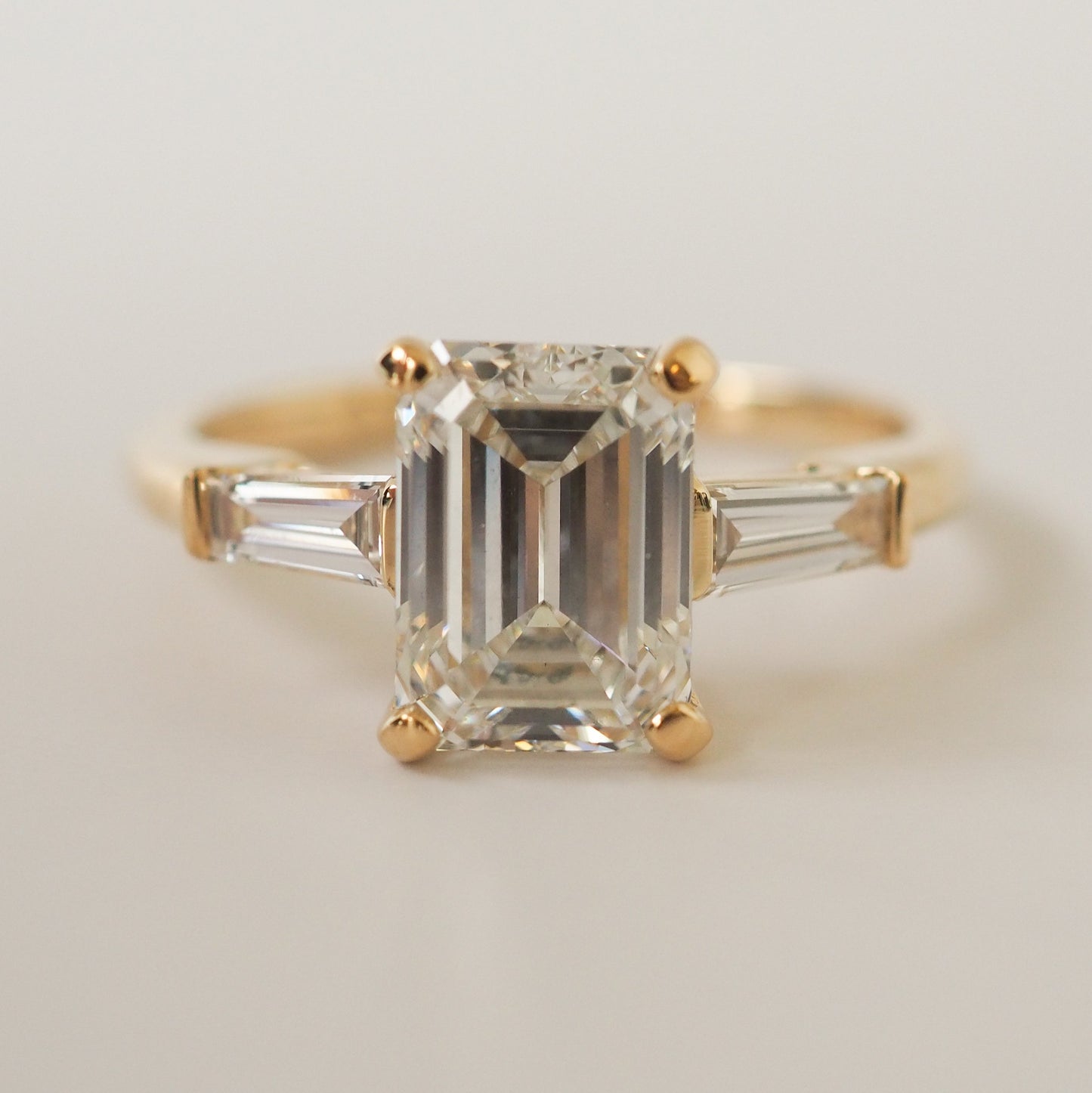 GIA Diamond & Baguettes