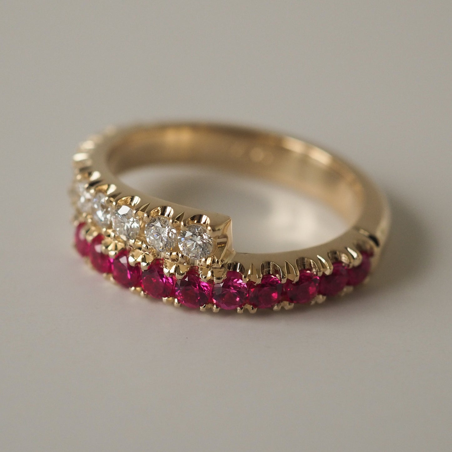 Zaida pinky Ring - Diamonds & Rubies