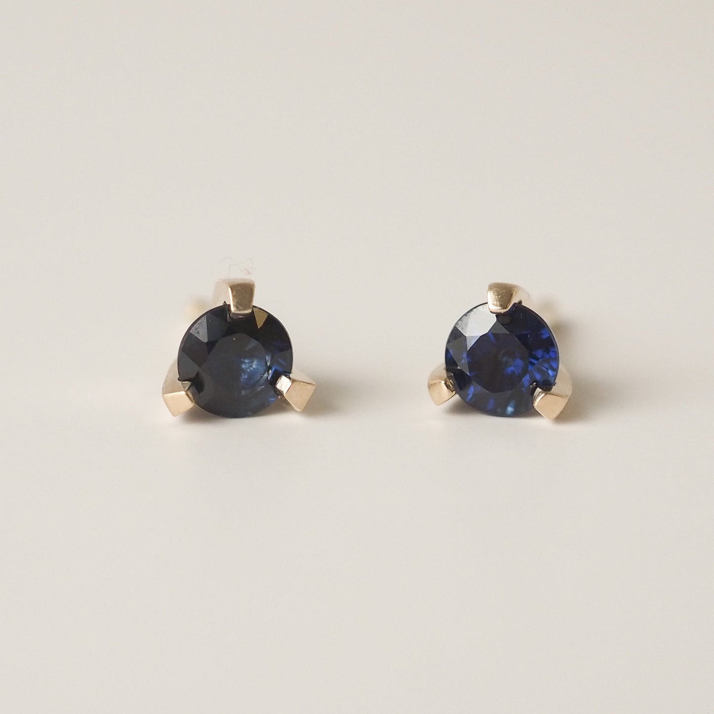 Terez Studs Blue Sapphires