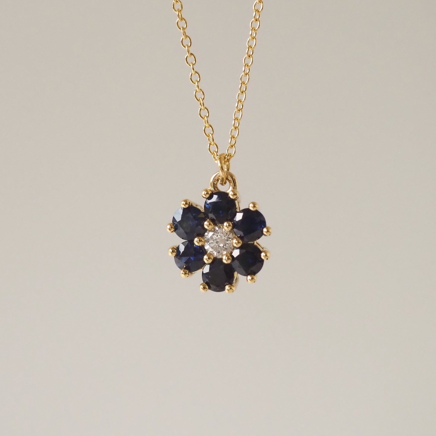 The Daisy Necklace