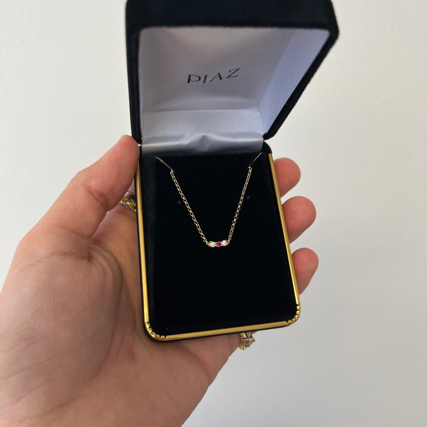 Curve Necklace