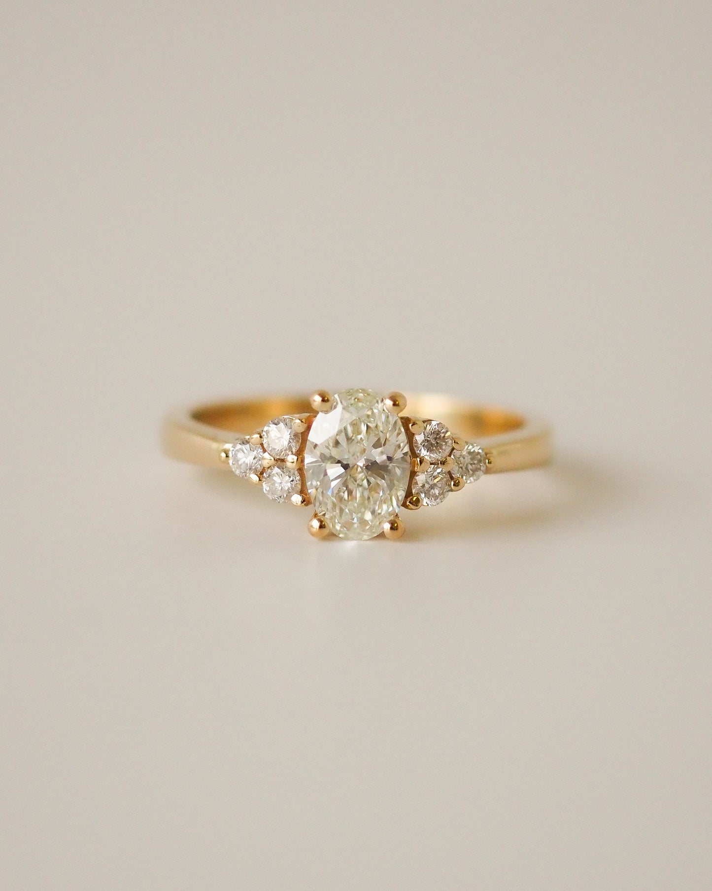Lucia Ring