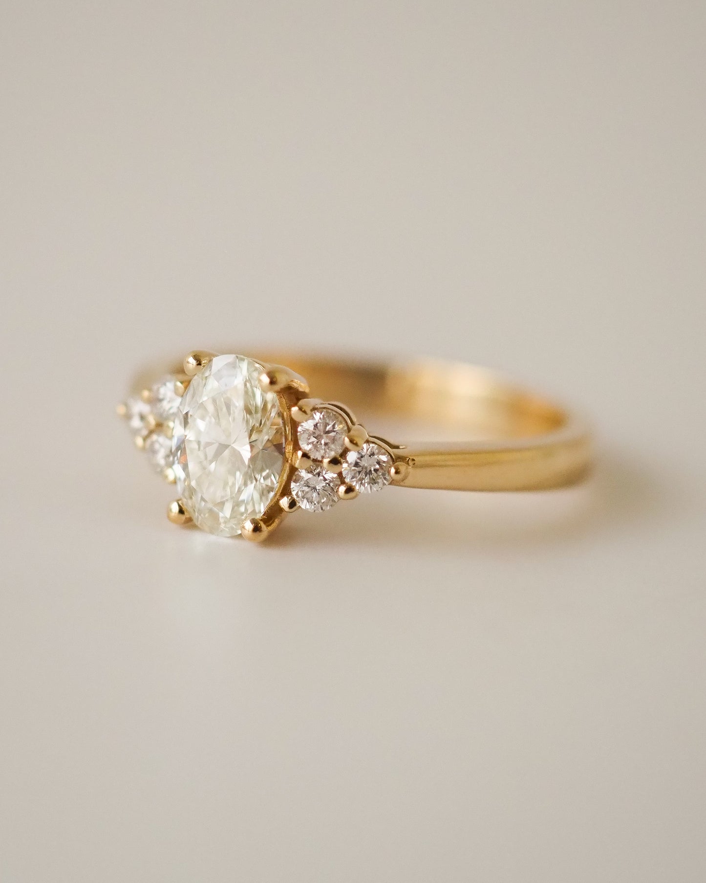 Lucia Ring