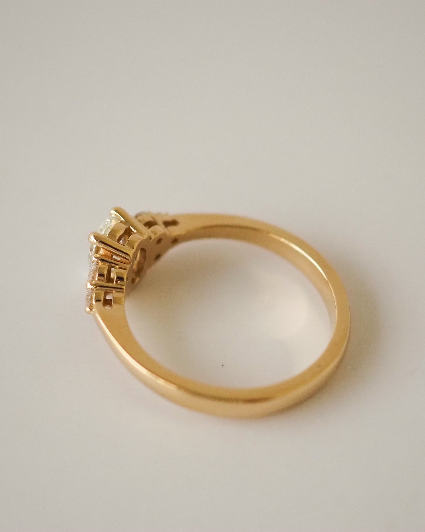 Lucia Ring