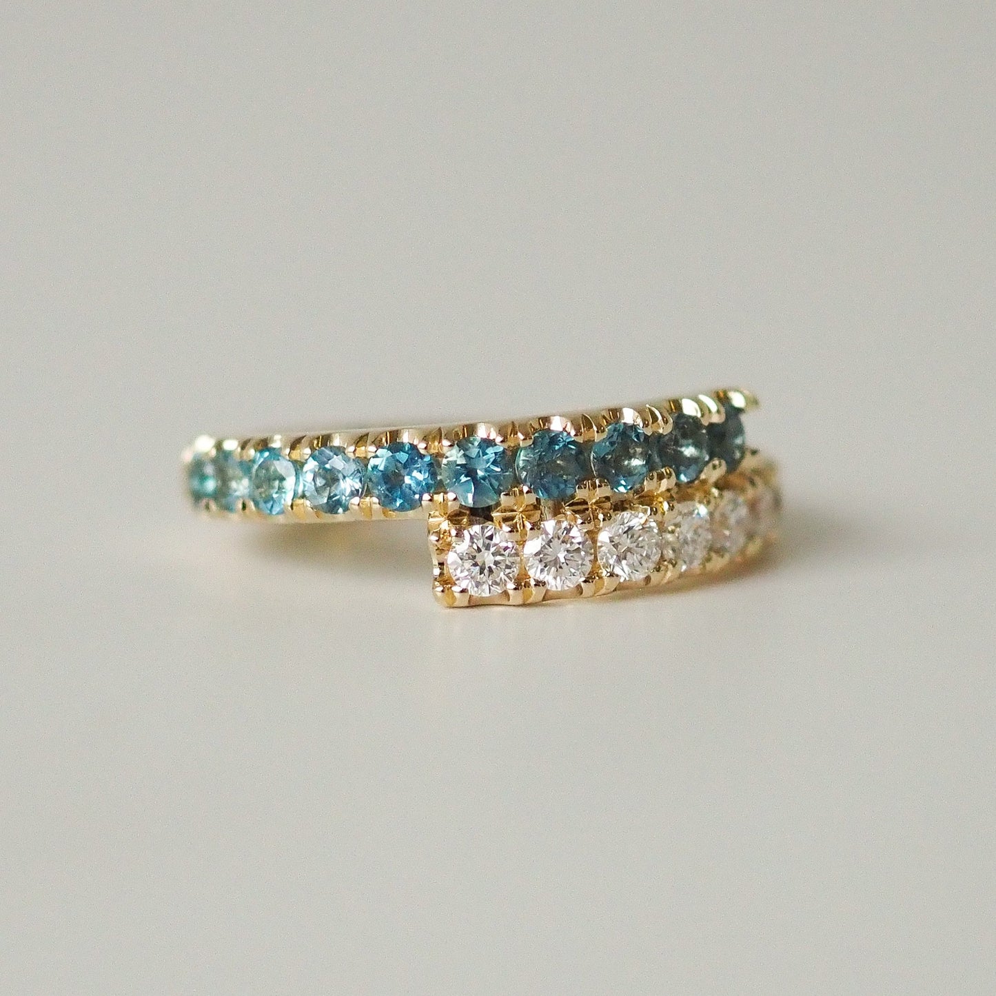 Zaida pinky Ring - Diamonds and blue Topaz