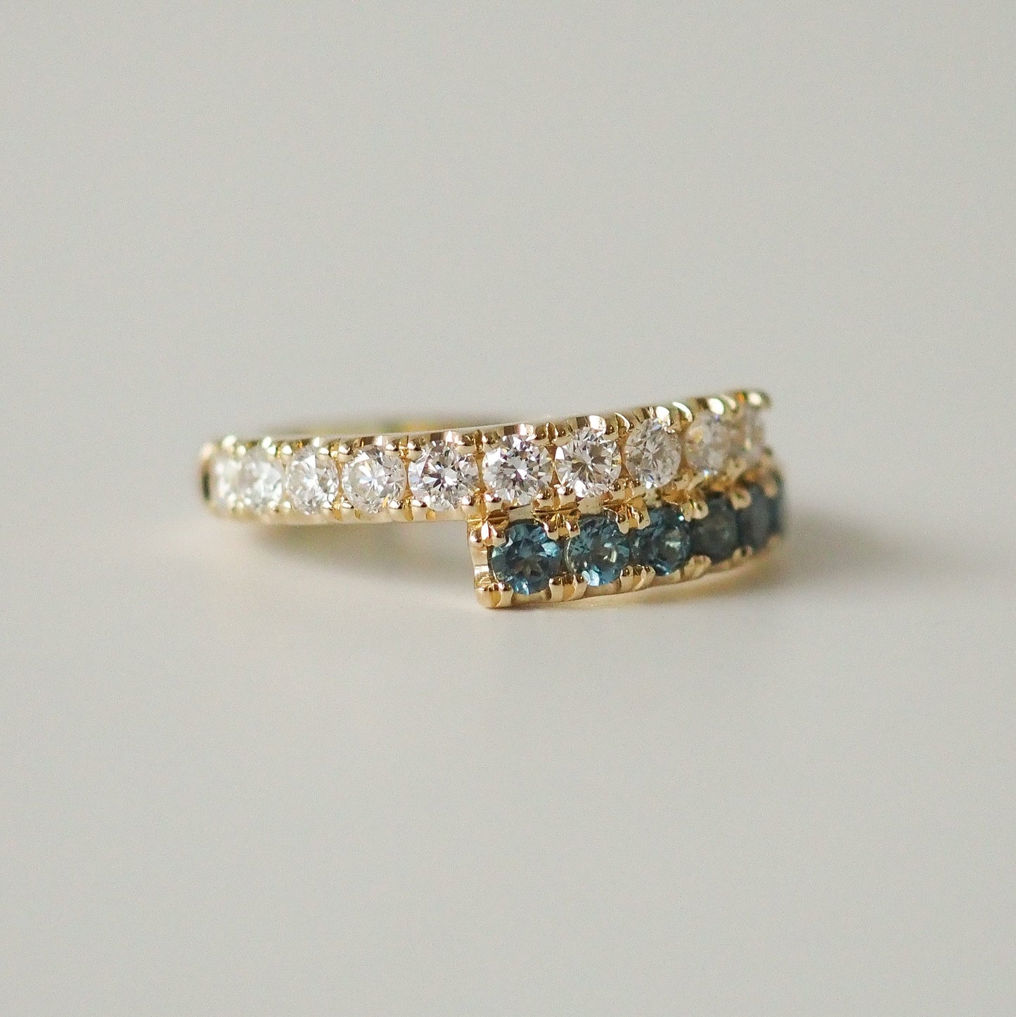 Zaida pinky Ring - Diamonds and blue Topaz
