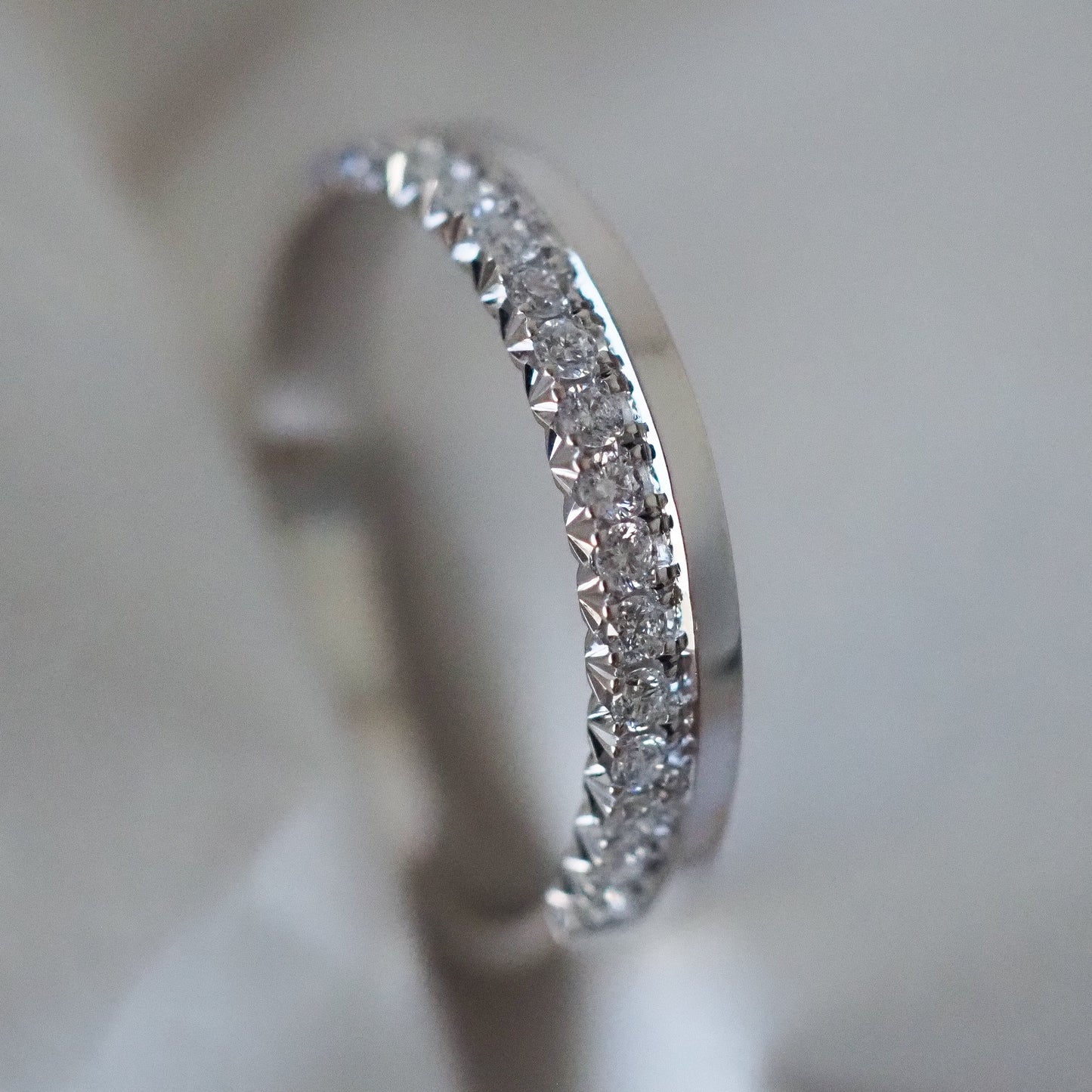 Half & Half Ring - Oro blanco