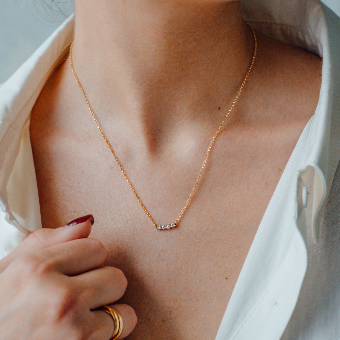 Curve Necklace
