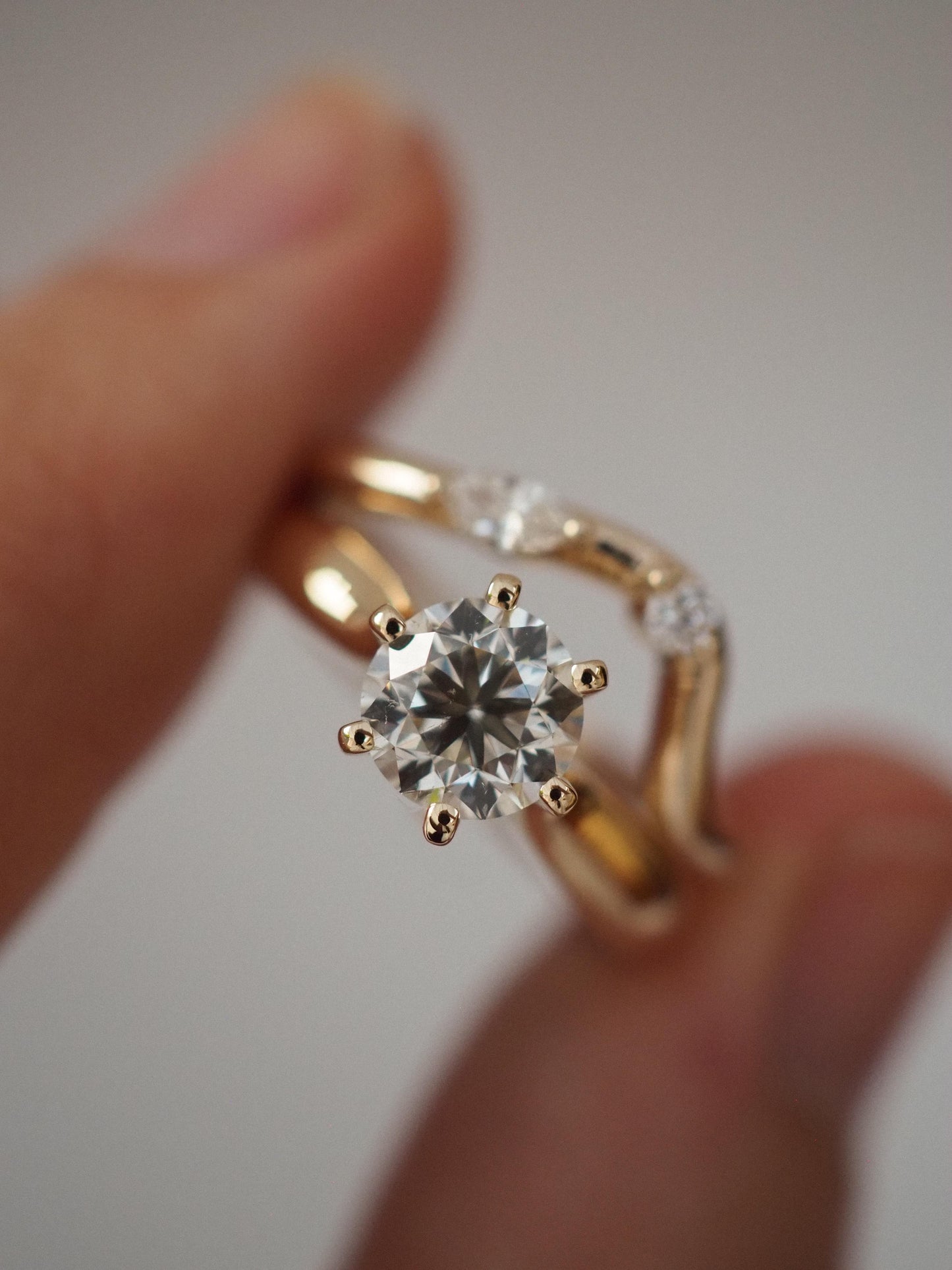 Eva Ring