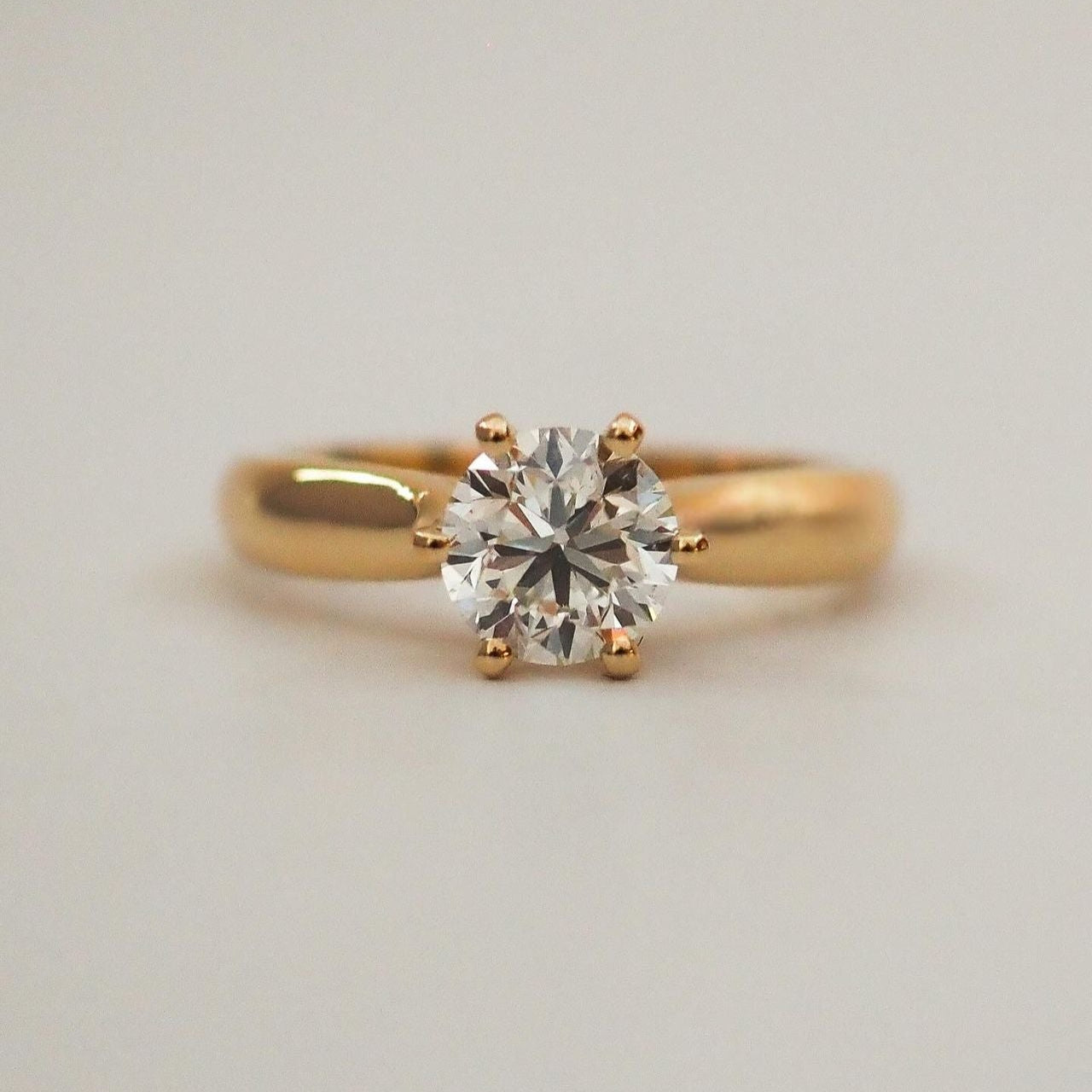 Eva Ring