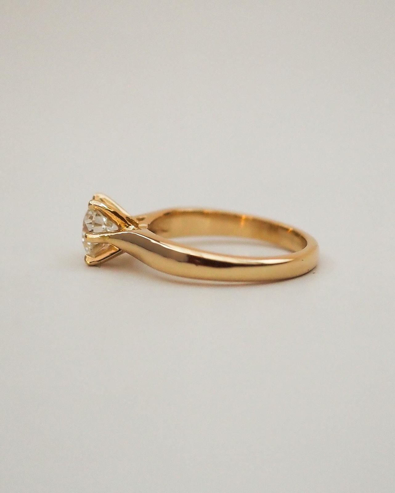 Eva Ring