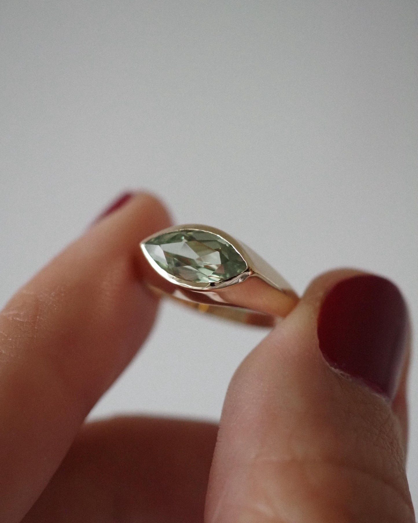 Celine Ring - Green Sapphire