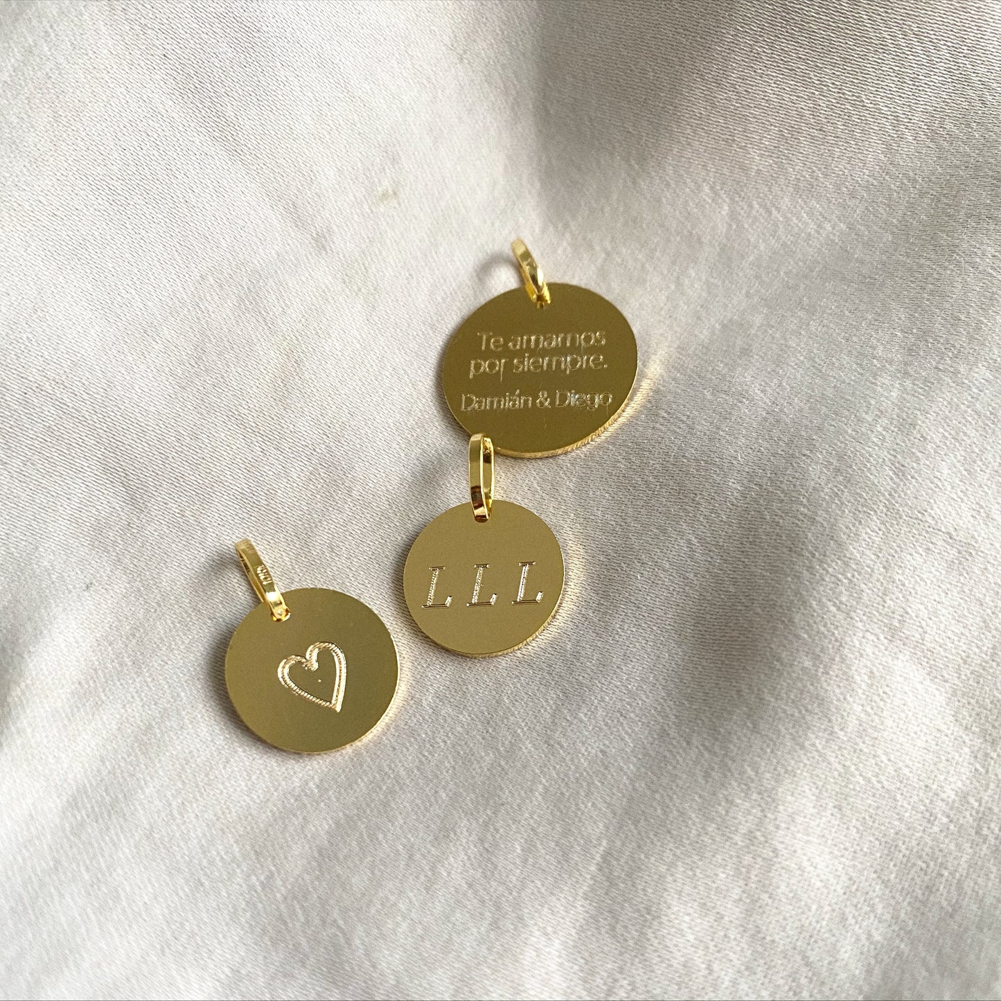 Aura medallion