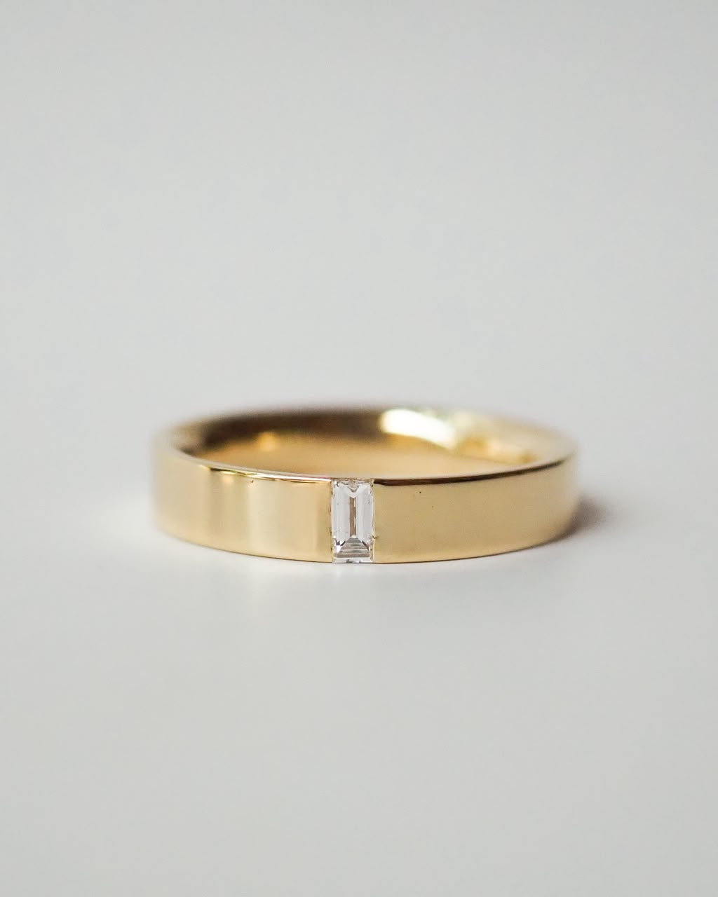 Band 01 - Flush Gemstone