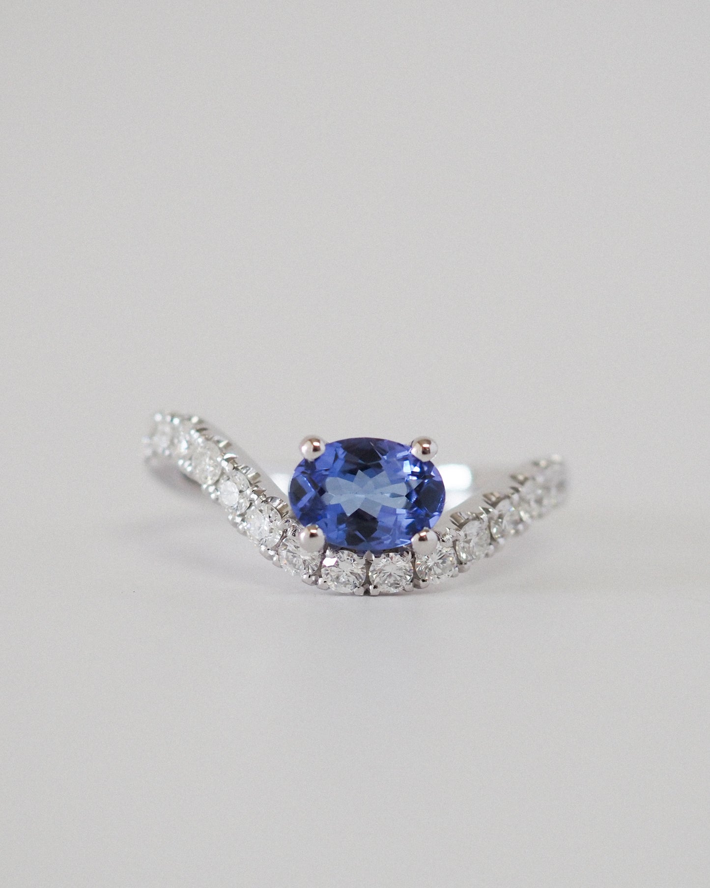 Wavy Tanzanite ring