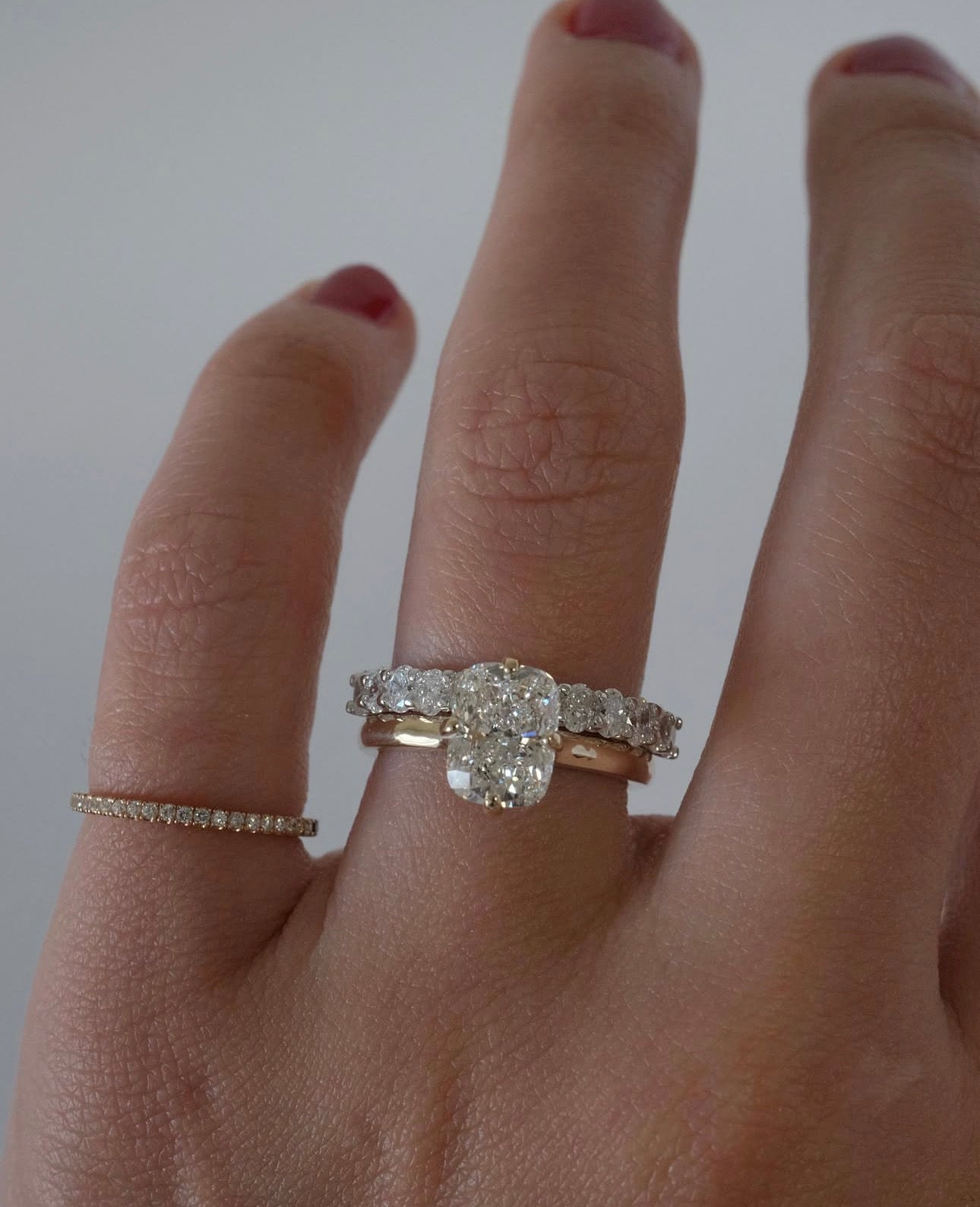 Alina Oval Diamonds Band