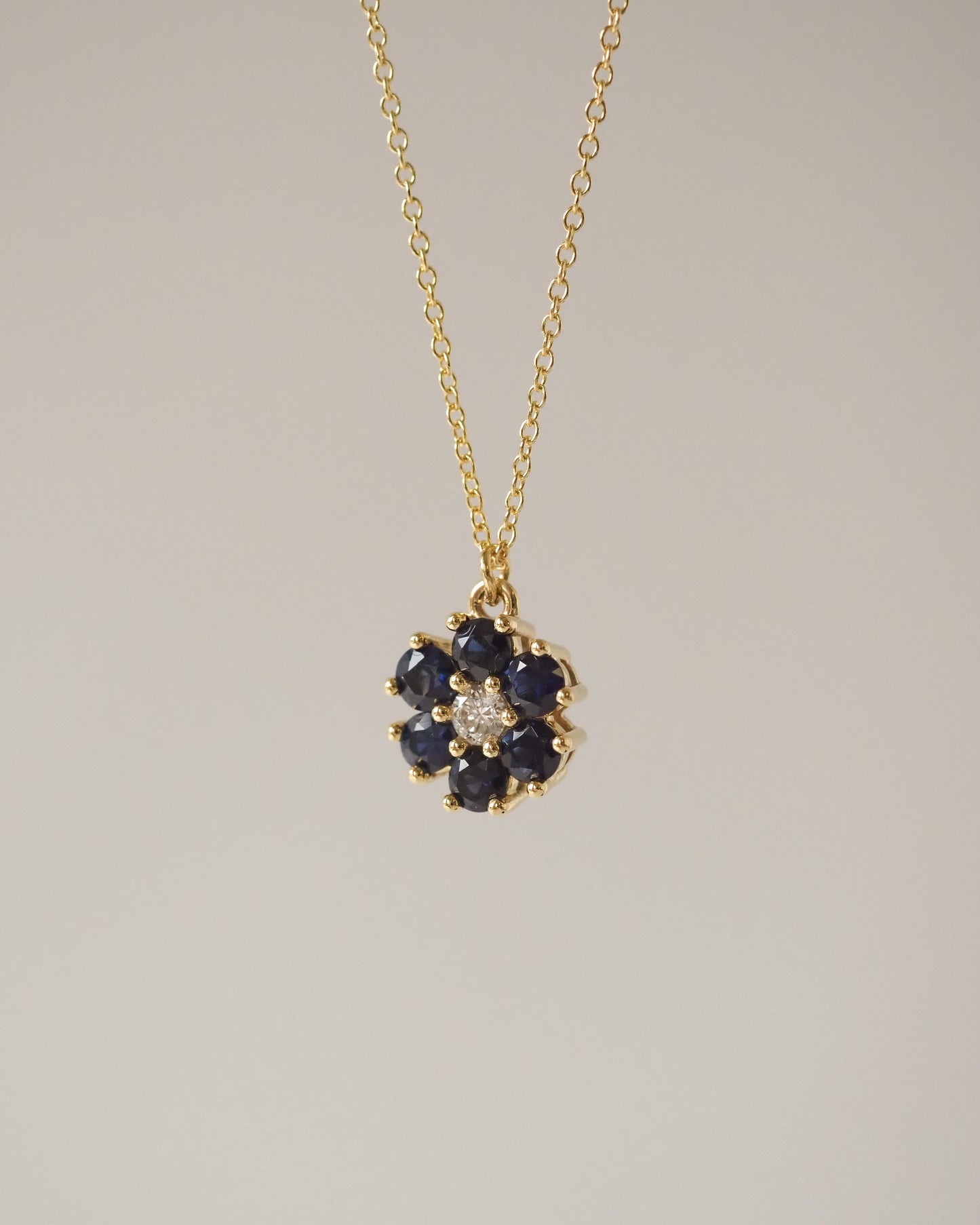 The Daisy Necklace