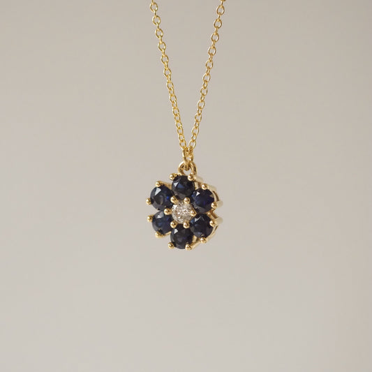 The Daisy Necklace