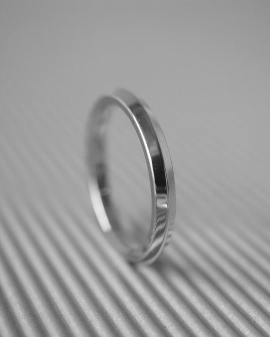 Knife Edge Ring