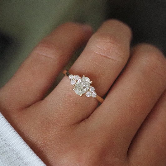 Lucia Ring