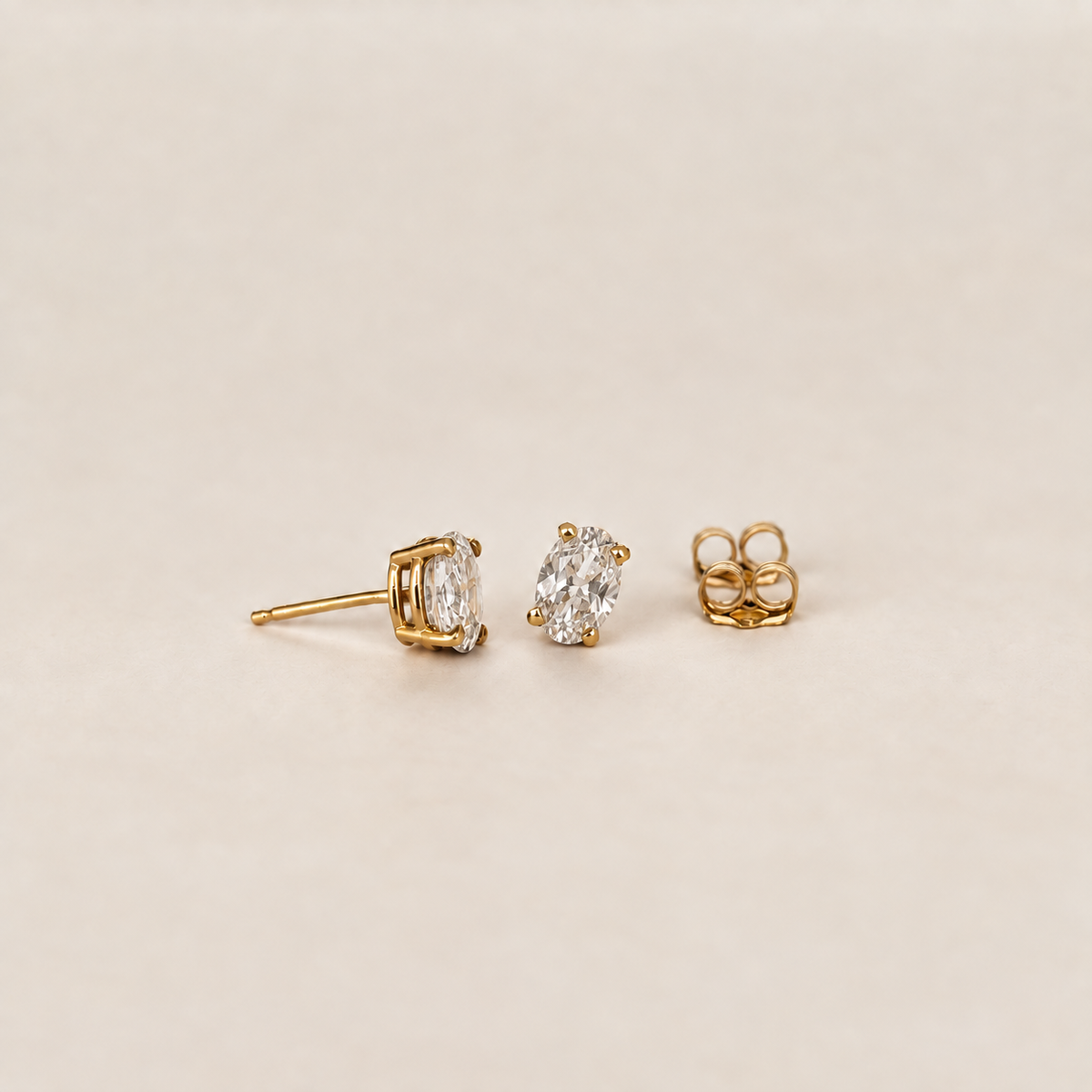 Lupe Studs - Diamonds