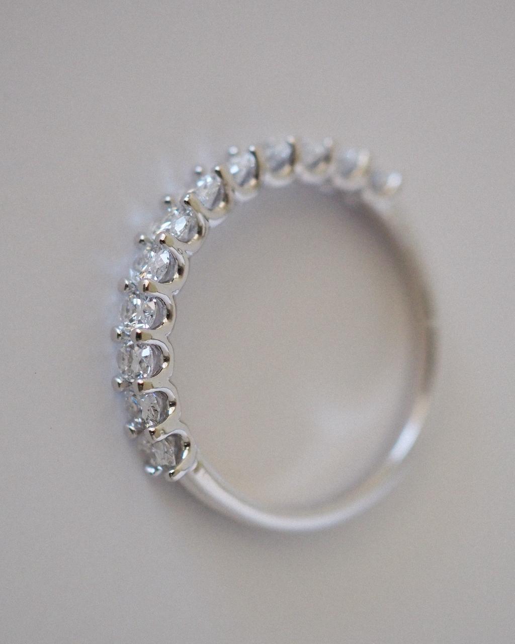 Alina Oval Diamonds Band