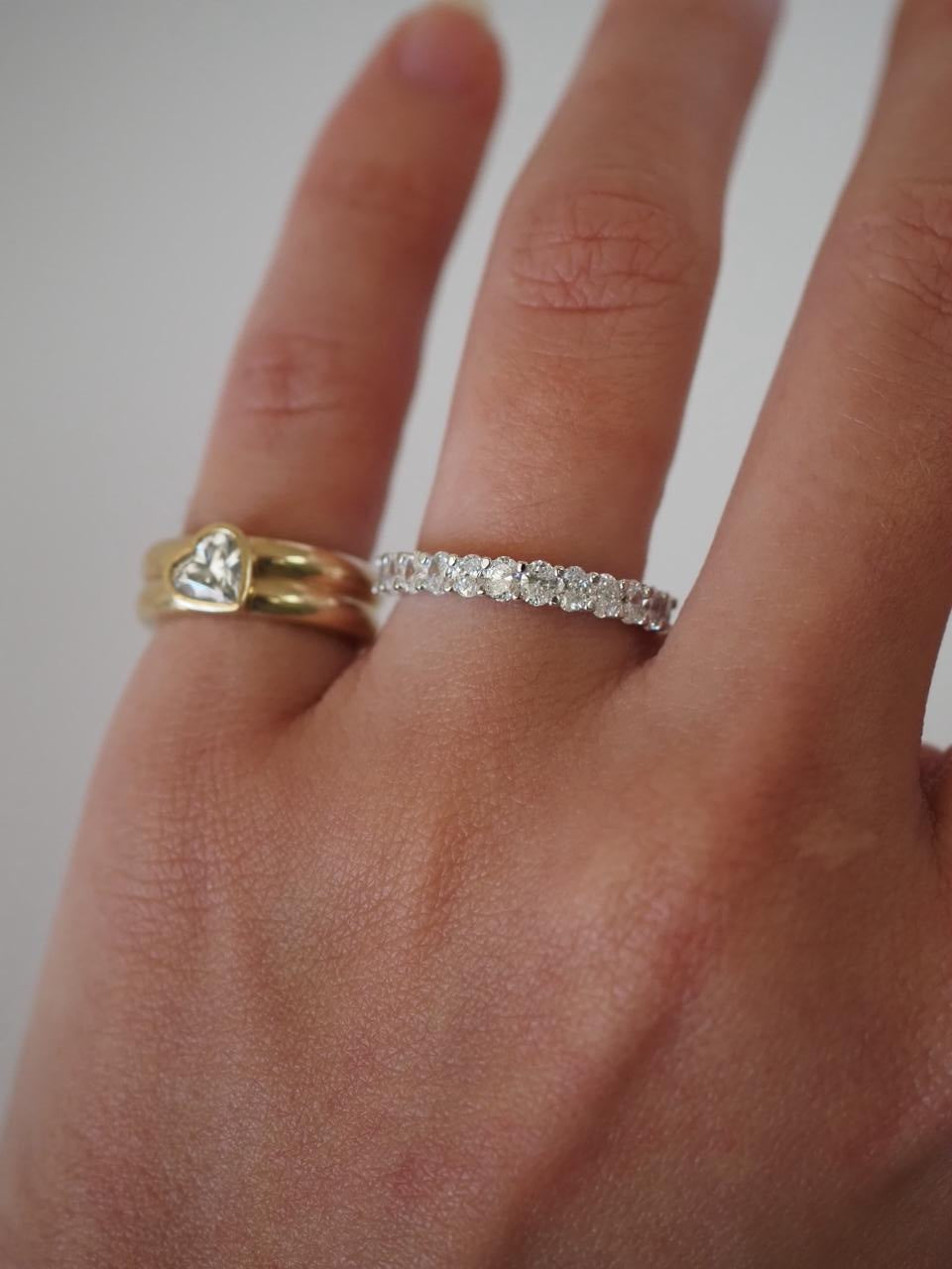 Alina Oval Diamonds Band