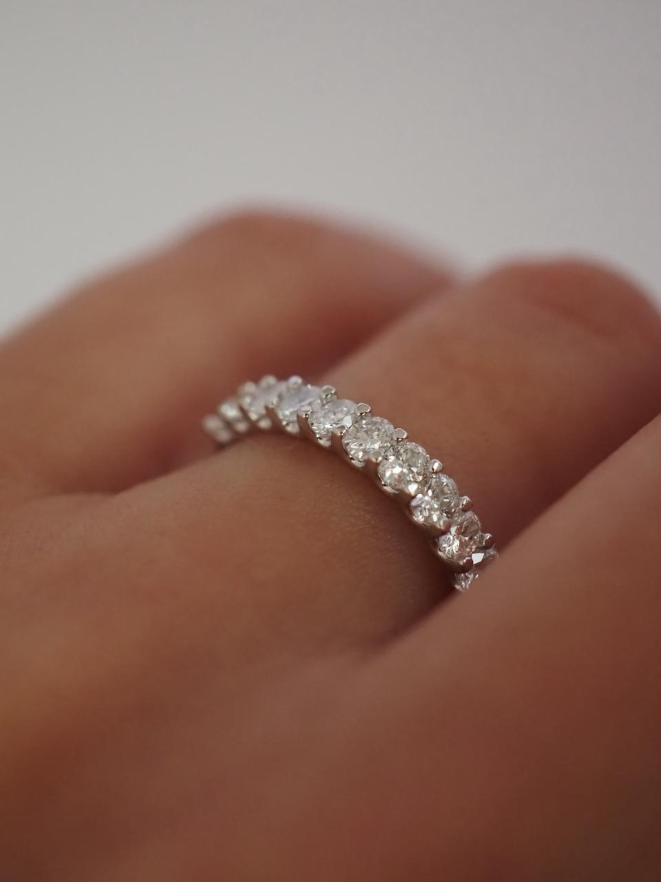 Alina Oval Diamonds Band