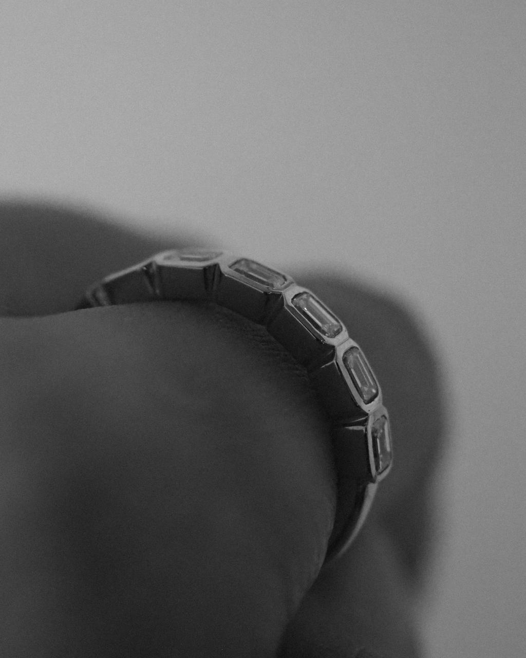 Rafaella (east west) Ring