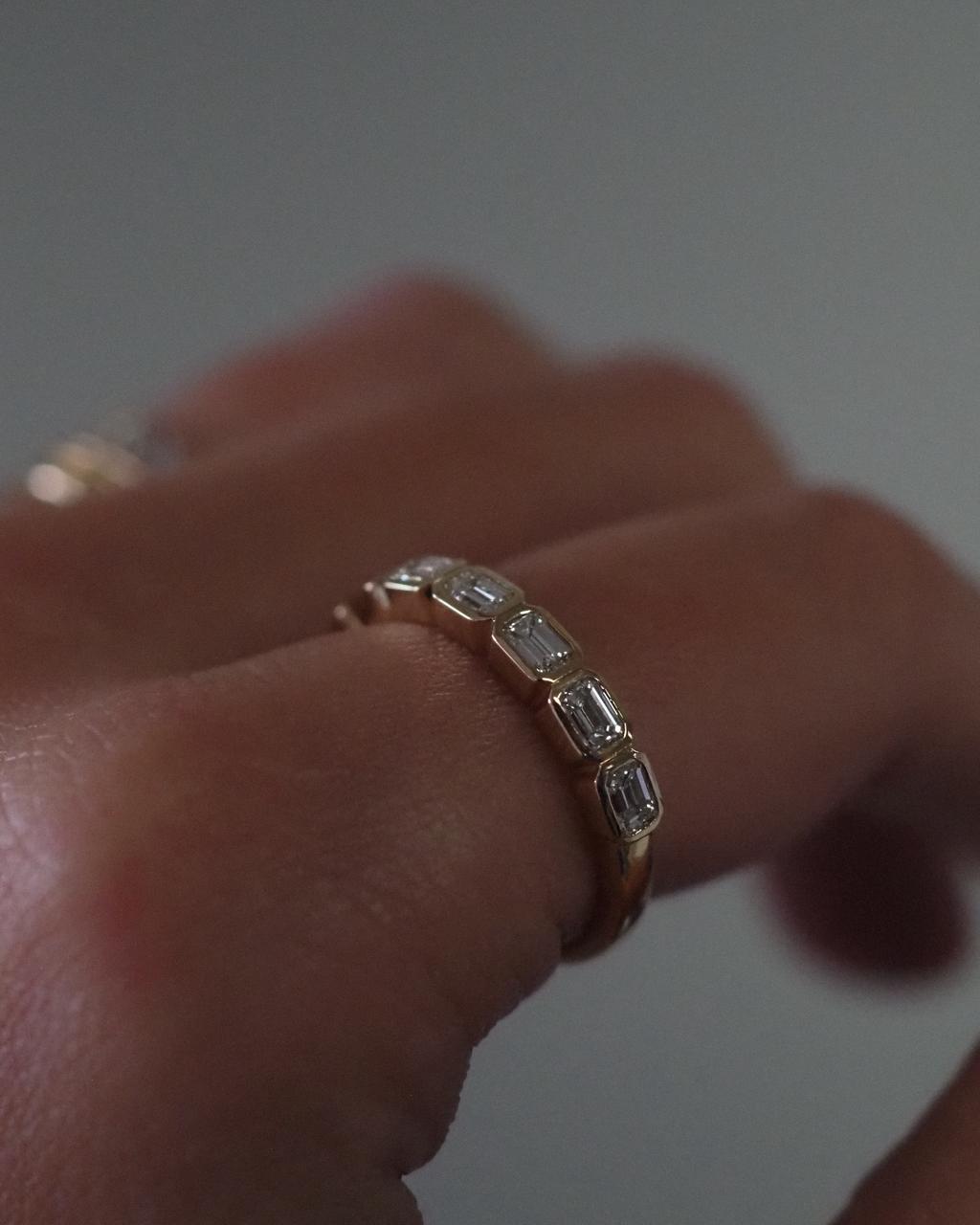 Rafaella (east west) Ring