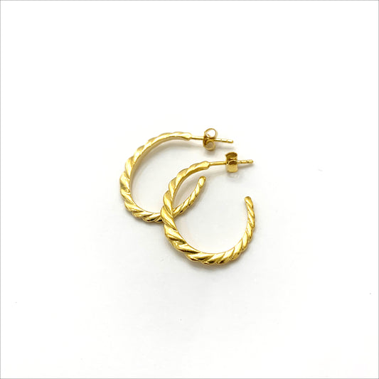 Maia Hoops