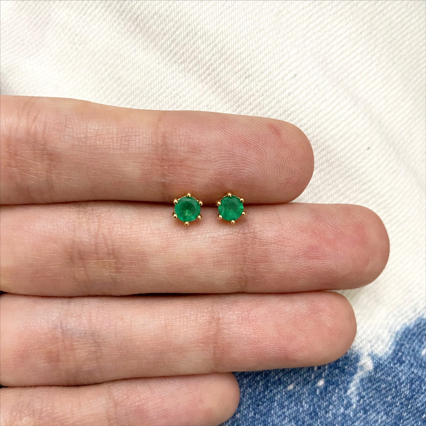 Nur Earrings - Emeralds